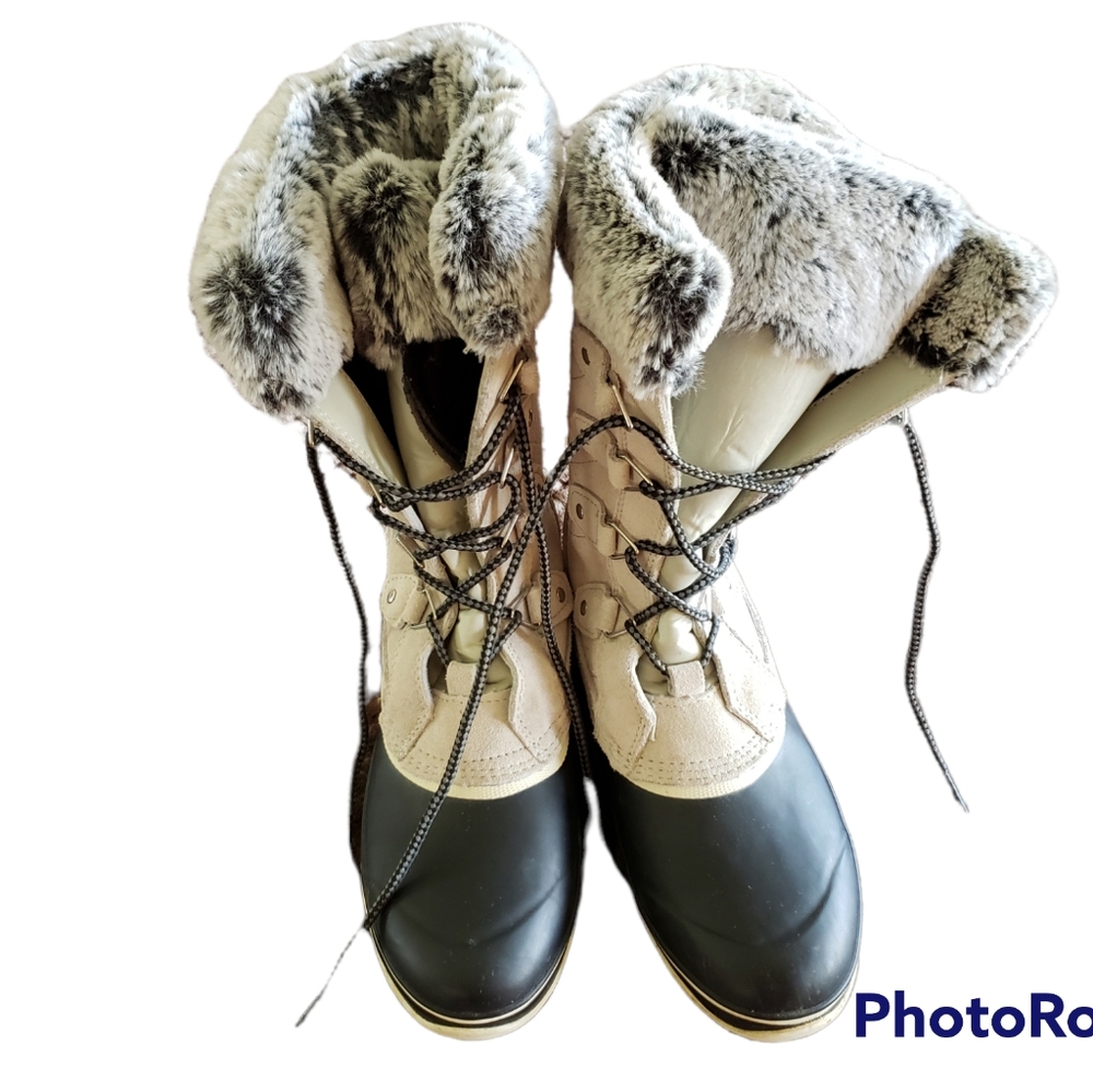 Faux Fur topped ladies boots size 7.
